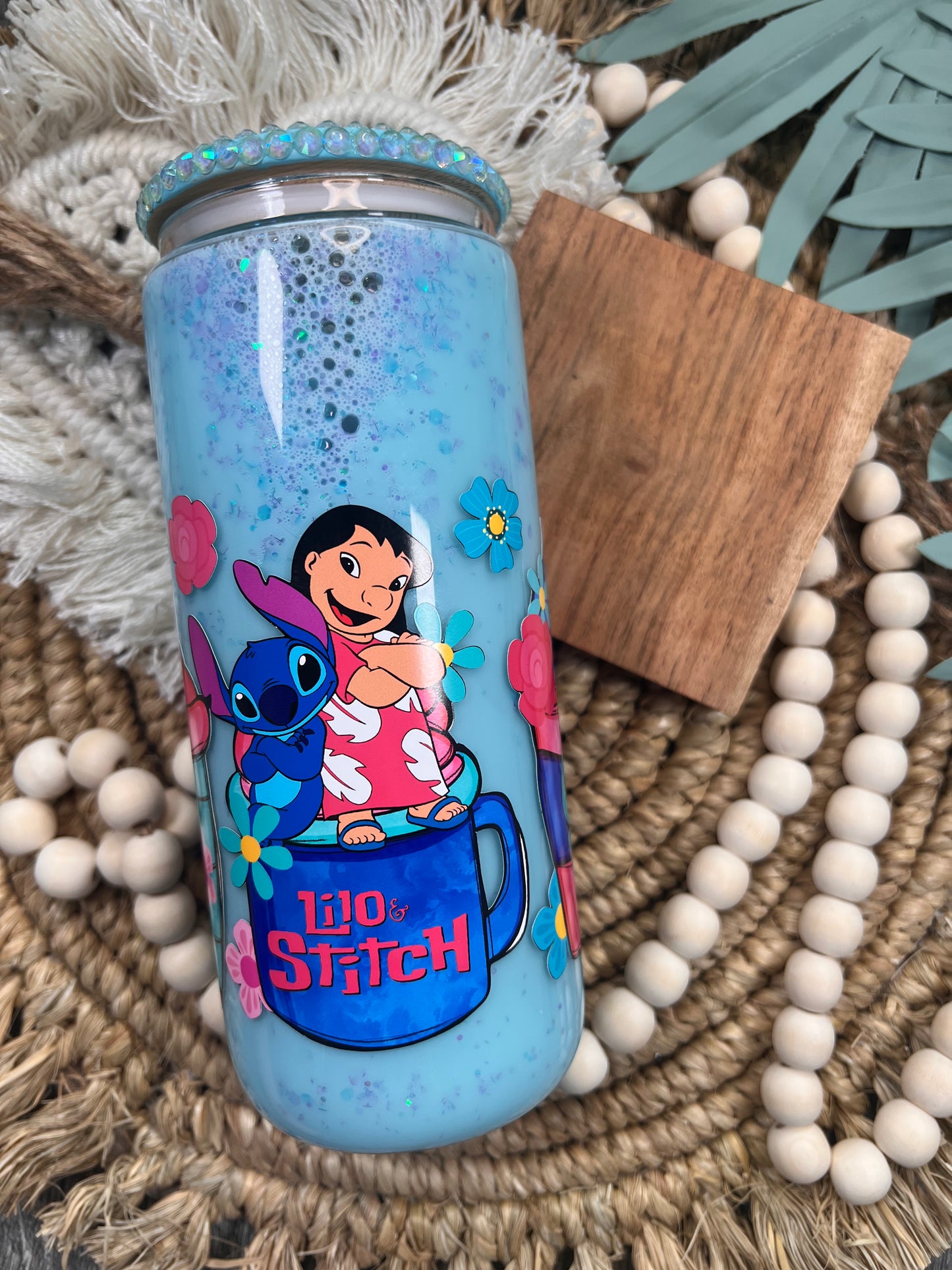 Lata de cristal con forma de bola de nieve de Stitch