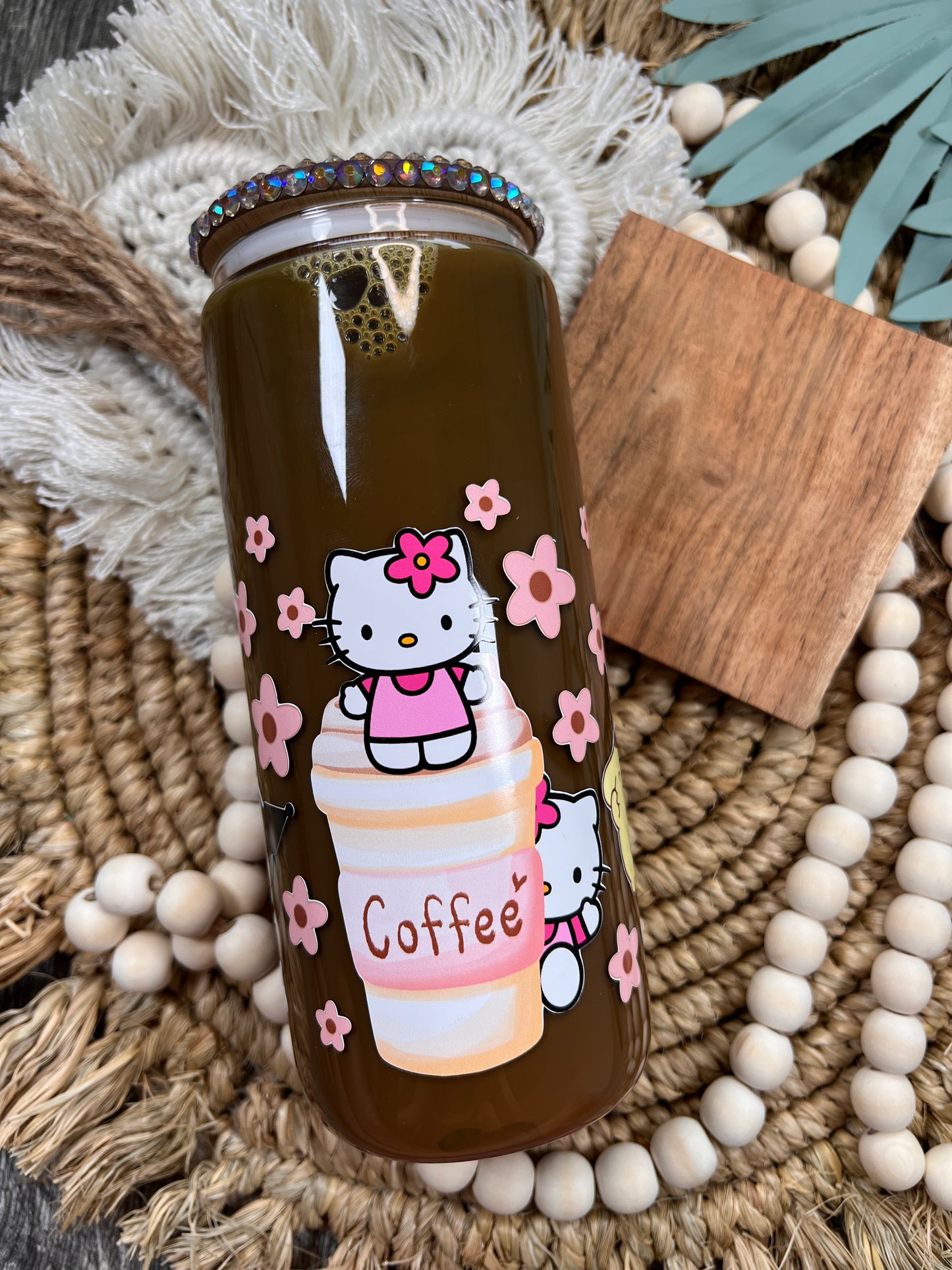 Lata de cristal con forma de globo de nieve de café latte kawaii